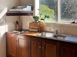 Victoria House Motor Inn