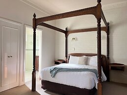 Victoria House Motor Inn