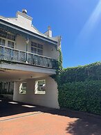 Victoria House Motor Inn