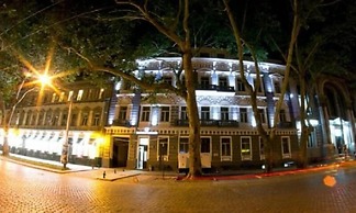 Metro Hotel Apartments