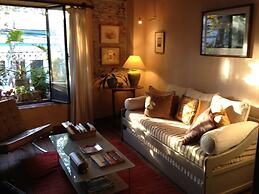 Colonia Suite Apartments