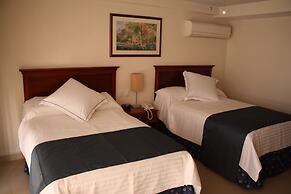 Hotel Porto Allegro - Near Malecon