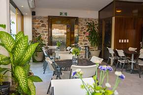 Hotel Porto Allegro - Near Malecon