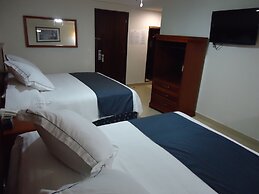 Hotel Porto Allegro - Near Malecon