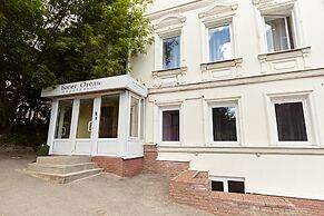 Baget Hotel