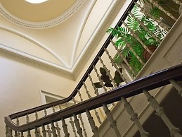 Hanover House Hotel