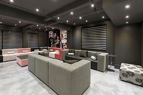 Holland Hotel by Simplissimmo