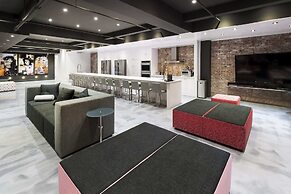 Holland Hotel by Simplissimmo