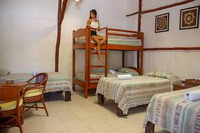 Golden Paradise Hostel