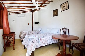 Golden Paradise Hostel