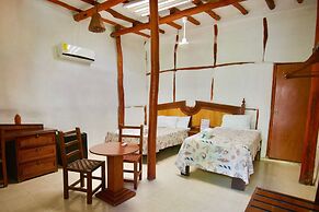 Golden Paradise Hostel