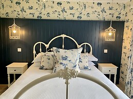 Camelot Castle Hotel