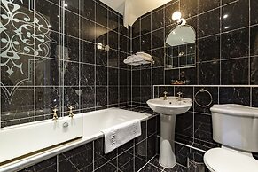 Camelot Castle Hotel