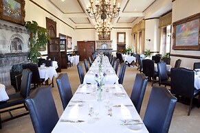 Camelot Castle Hotel