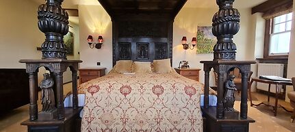 Camelot Castle Hotel