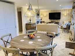 Camelot Castle Hotel