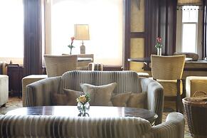 Camelot Castle Hotel