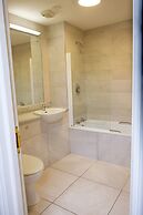 Charlemont Arms Hotel