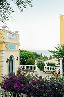 Avra Paradise Aparthotel