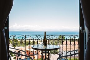 Avra Paradise Aparthotel