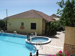 Avra Paradise Aparthotel