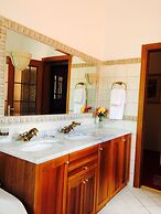 Avra Paradise Aparthotel