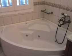 Avra Paradise Aparthotel