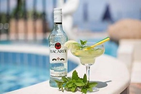 Avra Paradise Aparthotel