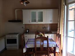 Avra Paradise Aparthotel