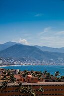 One Puerto Vallarta Aeropuerto