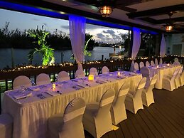 Dolphin Cove - Adults Only