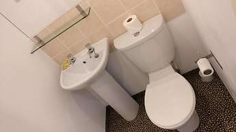 OYO Wave Crest Hotel