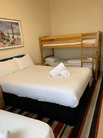 OYO Wave Crest Hotel