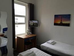 OYO Wave Crest Hotel