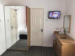 OYO Wave Crest Hotel