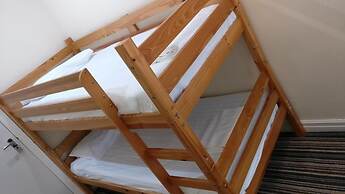 OYO Wave Crest Hotel