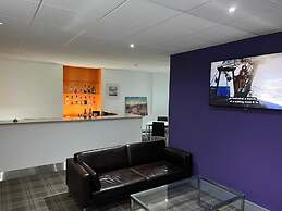 OYO Wave Crest Hotel