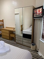 OYO Wave Crest Hotel