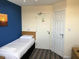 OYO Wave Crest Hotel