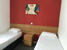 OYO Wave Crest Hotel