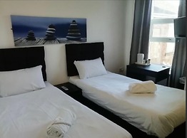 OYO Wave Crest Hotel