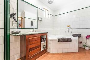 The Georgian Motor Lodge