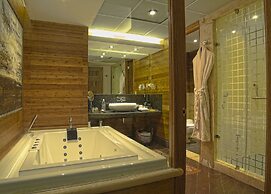 La Divina by Aldea Thai