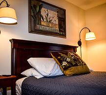 The Whitetail and Suites