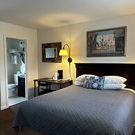 The Whitetail and Suites