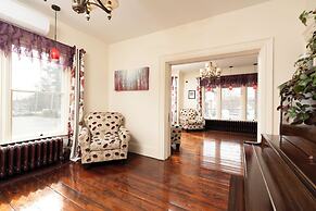 The Whitetail and Suites