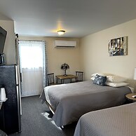 The Whitetail and Suites