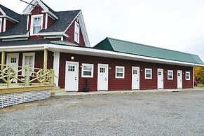 The Whitetail and Suites