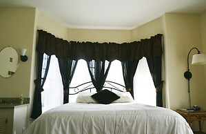 The Whitetail and Suites