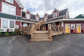 The Whitetail and Suites